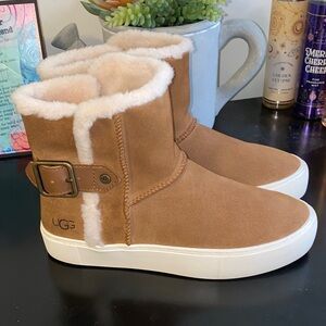 NWOB!! UGG Aika Suede Shearling Lined Sneaker Boots In Chestnut Size 6